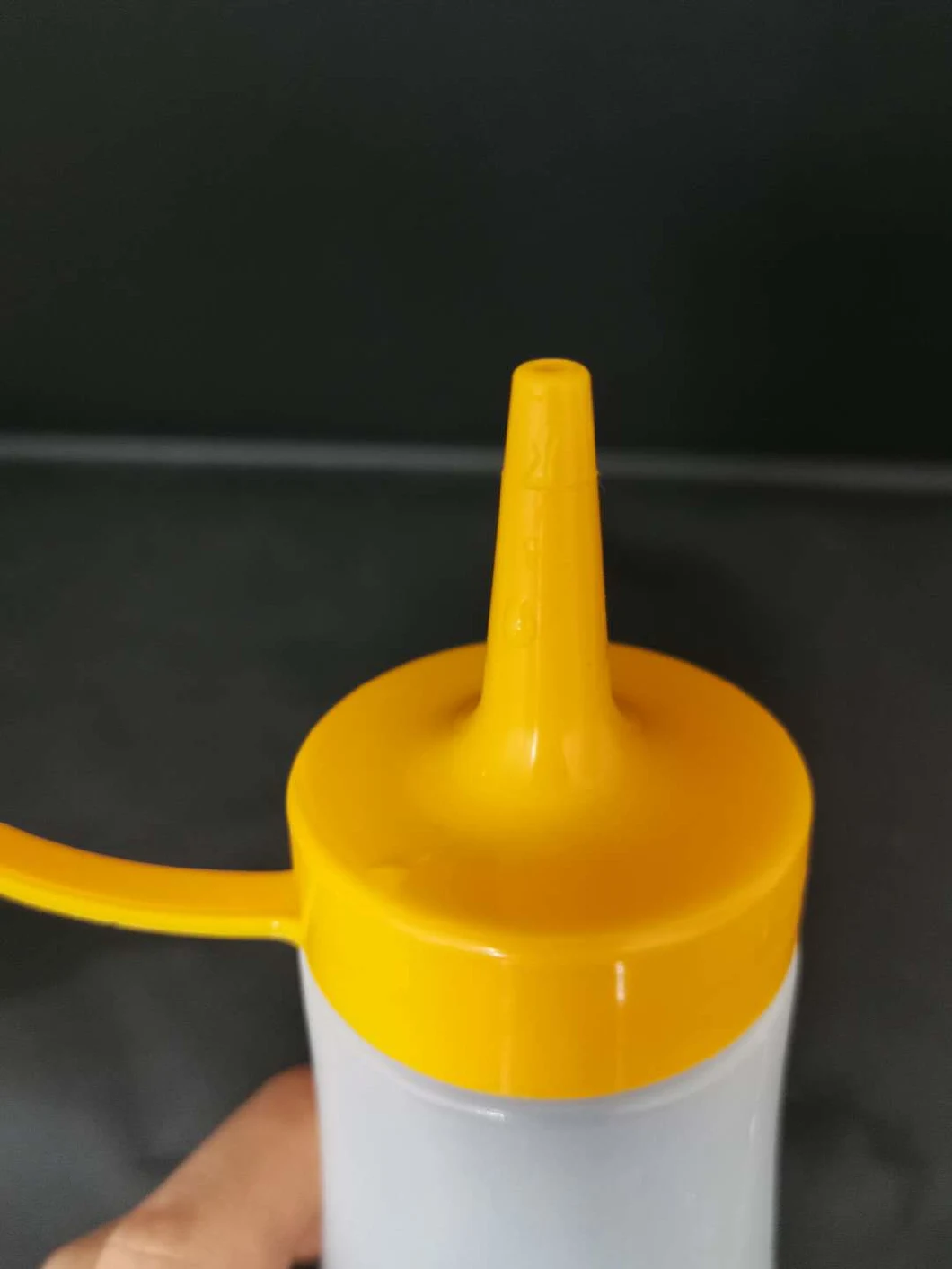 250ml 8.5oz LDPE Chili Plastic Squeeze Sauce Bottle for Ketchup